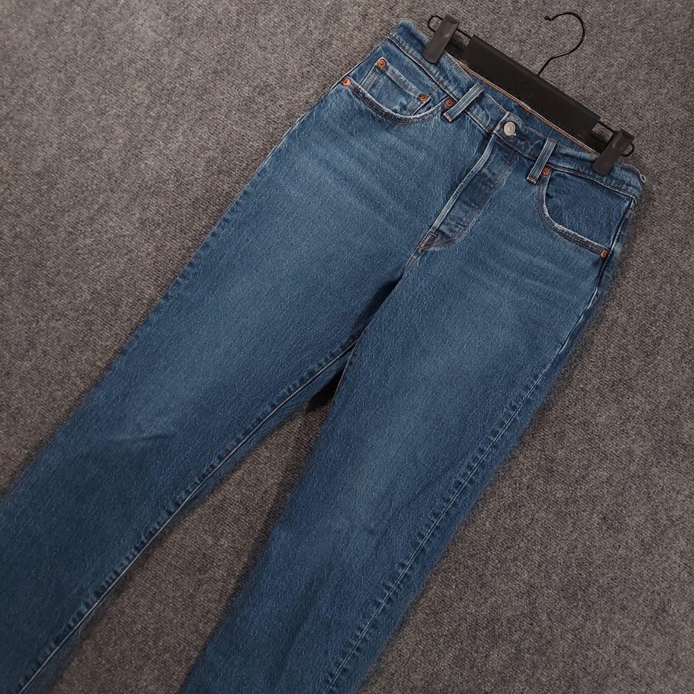 Levi's 501 Jeans Womens Fits W28 L31 Blue Medium Wash Button Fly Stretch Denim